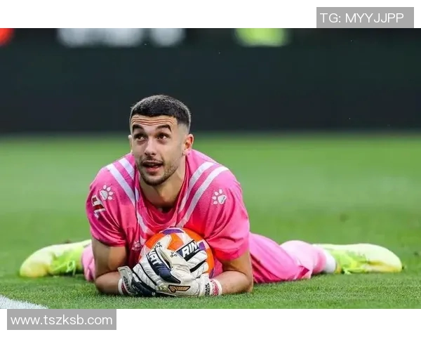 巴塞罗那宣布签下新门将,引援行动再次调整阵容