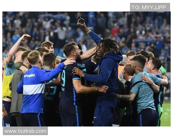 柏林赫塔队德甲比赛击败对手赢得欢乐时刻