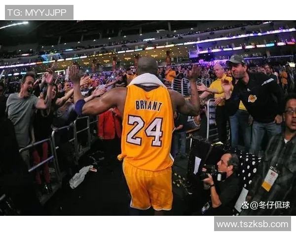 科比虽不在场馆,但各地篮球迷仍在缅怀 科比虽不在场馆,但各地篮球迷仍在缅怀