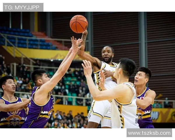 浙江东阳光与对手爆发激烈冲突,全队受罚处理 浙江东阳光与对手爆发激烈冲突,全队受罚处理